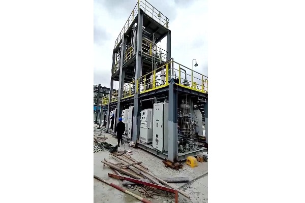 炼化设备专用CT4防爆加热控温系统安装完成即将投入使用