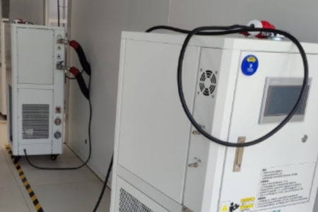 油加热控温设备是如何控温的？