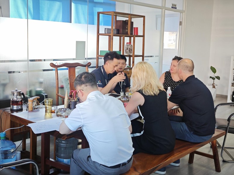 国外客户莅临我司考察，深化外贸交流与合作 图1